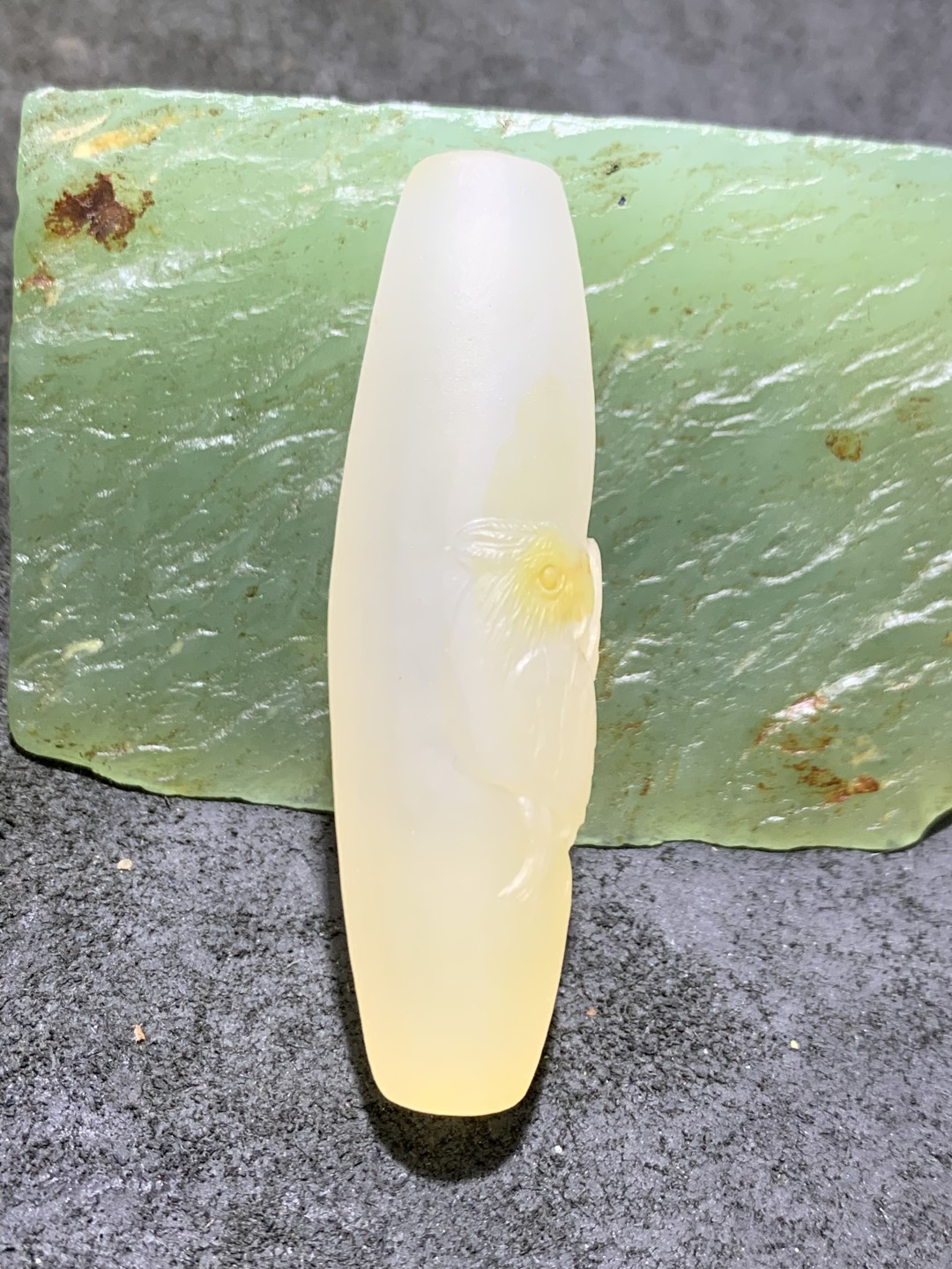 精美亚光高玉化海洋玉髓手工俏色巧雕鹦鹉大桶珠一个！