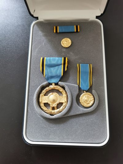 盛世勋华——号角文化勋章邮票模型专场拍卖第109期 - 美国宇航局（NASA）杰出服务奖章 少见