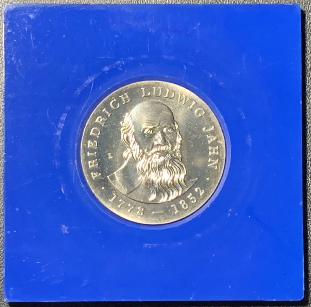 紫瑗钱币——第273期拍卖 民主德国 1977年 弗里德里希·路德维希·杨 逝世125周年 5马克 纪念币 UNC 原盒