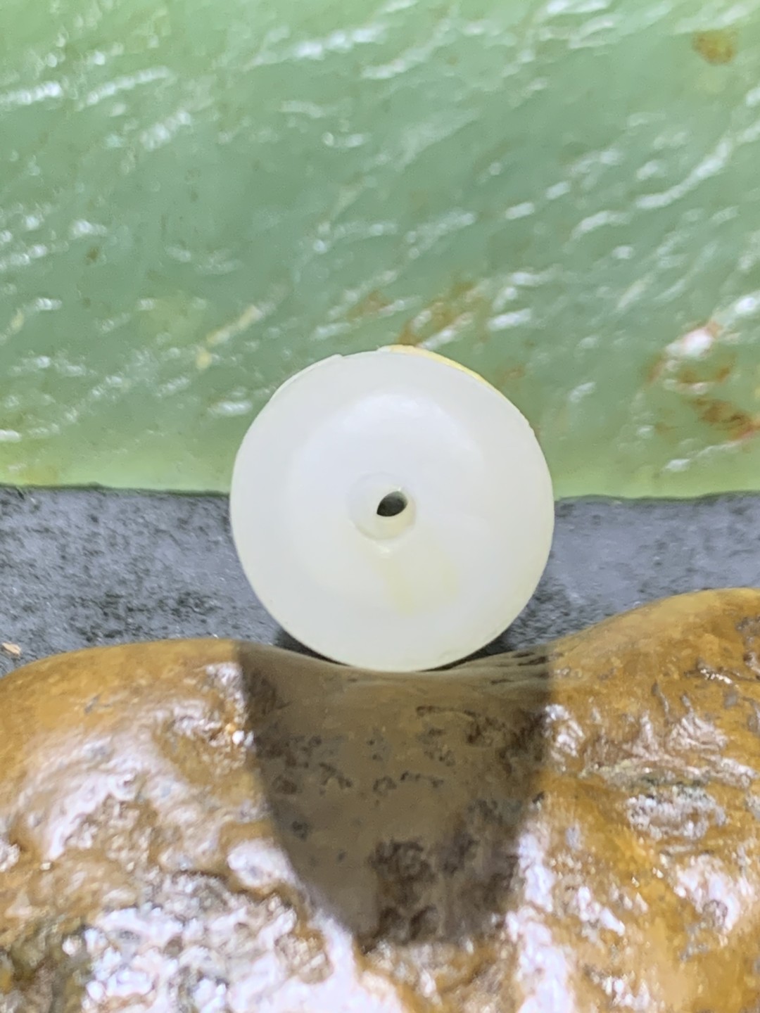 精美亚光高玉化海洋玉髓手工俏色巧雕鹦鹉大桶珠一个！