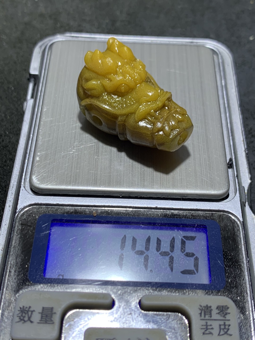 精美亚光高玉化冻料飘金沙鸡油黄蒙料战国红玛瑙手工雕刻一体龙头佛头三通一个！