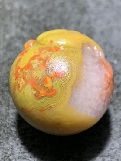 精美亚光冰飘糖心料战国红玛瑙手工俏色巧雕灯笼鱼珠子一颗！ 精美亚光冰飘糖心料战国红玛瑙手工俏色巧雕灯笼鱼珠子一颗！