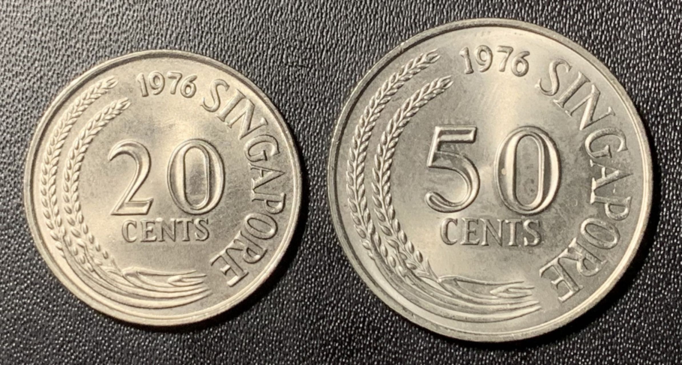 紫瑗钱币——第273期拍卖 新加坡 1976年 第一版 20  50分 一对 UNC