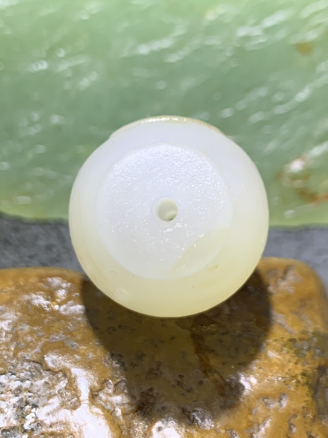精美高玉化海洋玉髓手工俏色巧雕一心向佛瓶子一个！