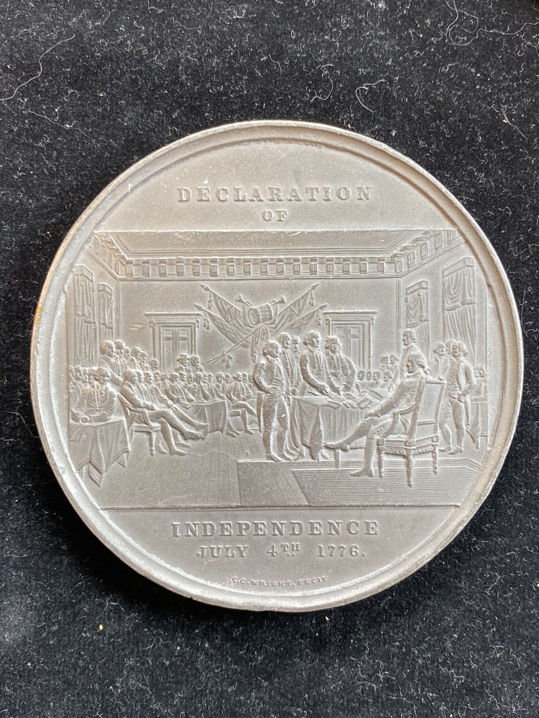 万国钱币拍卖第009期（万国白金之夜） 美国独立宣言铅制纪念章（后铸趣味品，原版独立宣言章为美章名誉品种）