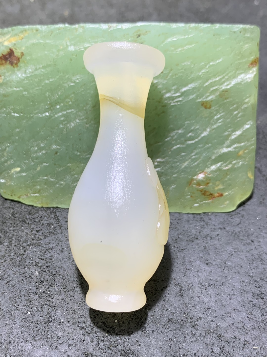 精美高玉化海洋玉髓手工俏色巧雕一心向佛瓶子一个！