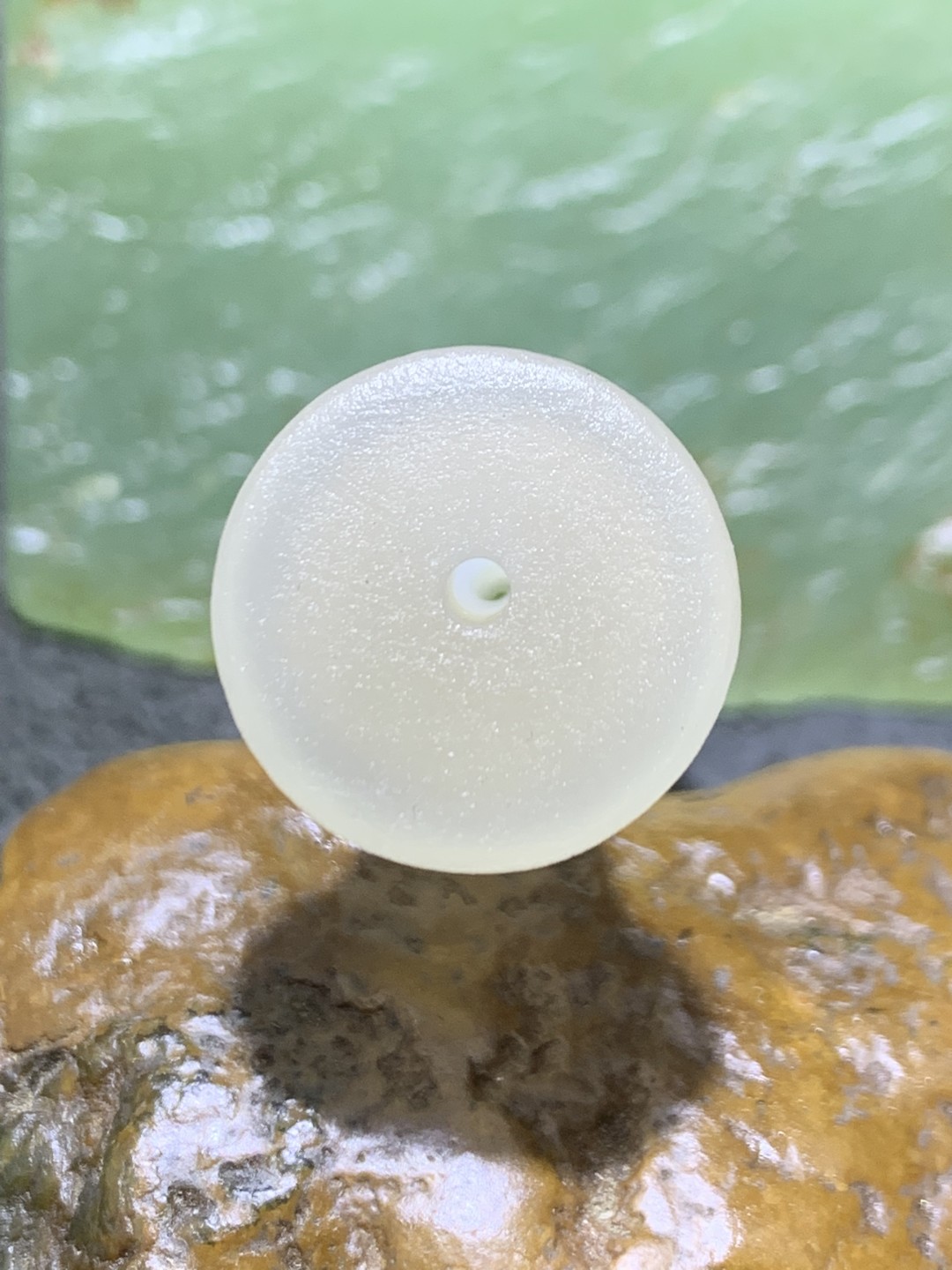 精美高玉化海洋玉髓手工俏色巧雕一心向佛瓶子一个！