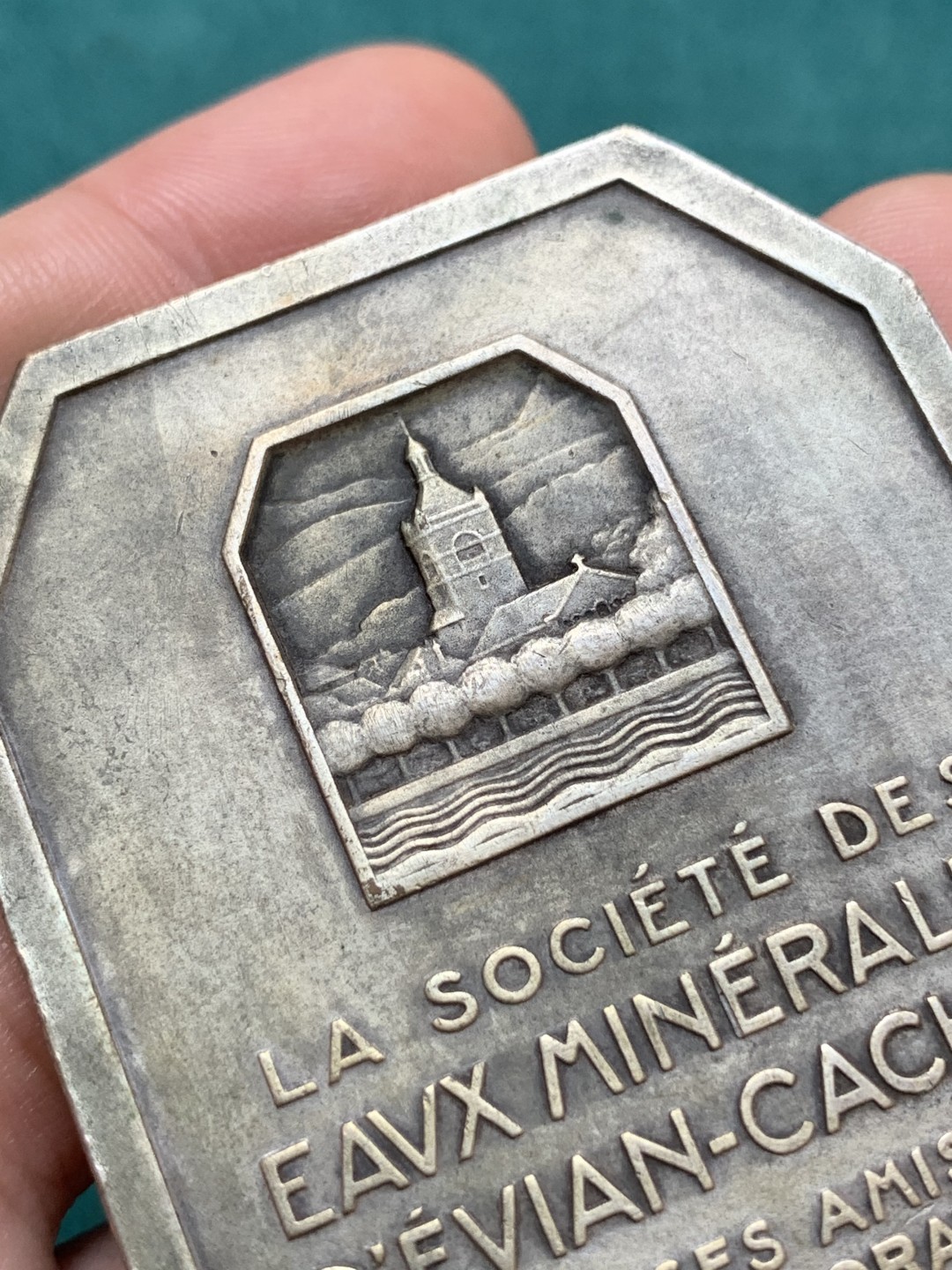 《竞宝斋》第169场-周日，周一2场 (全场包邮) 法国镀银铜章，美女沐浴依云温泉，97.52g，50.5*67.2mm，丰饶角边铭