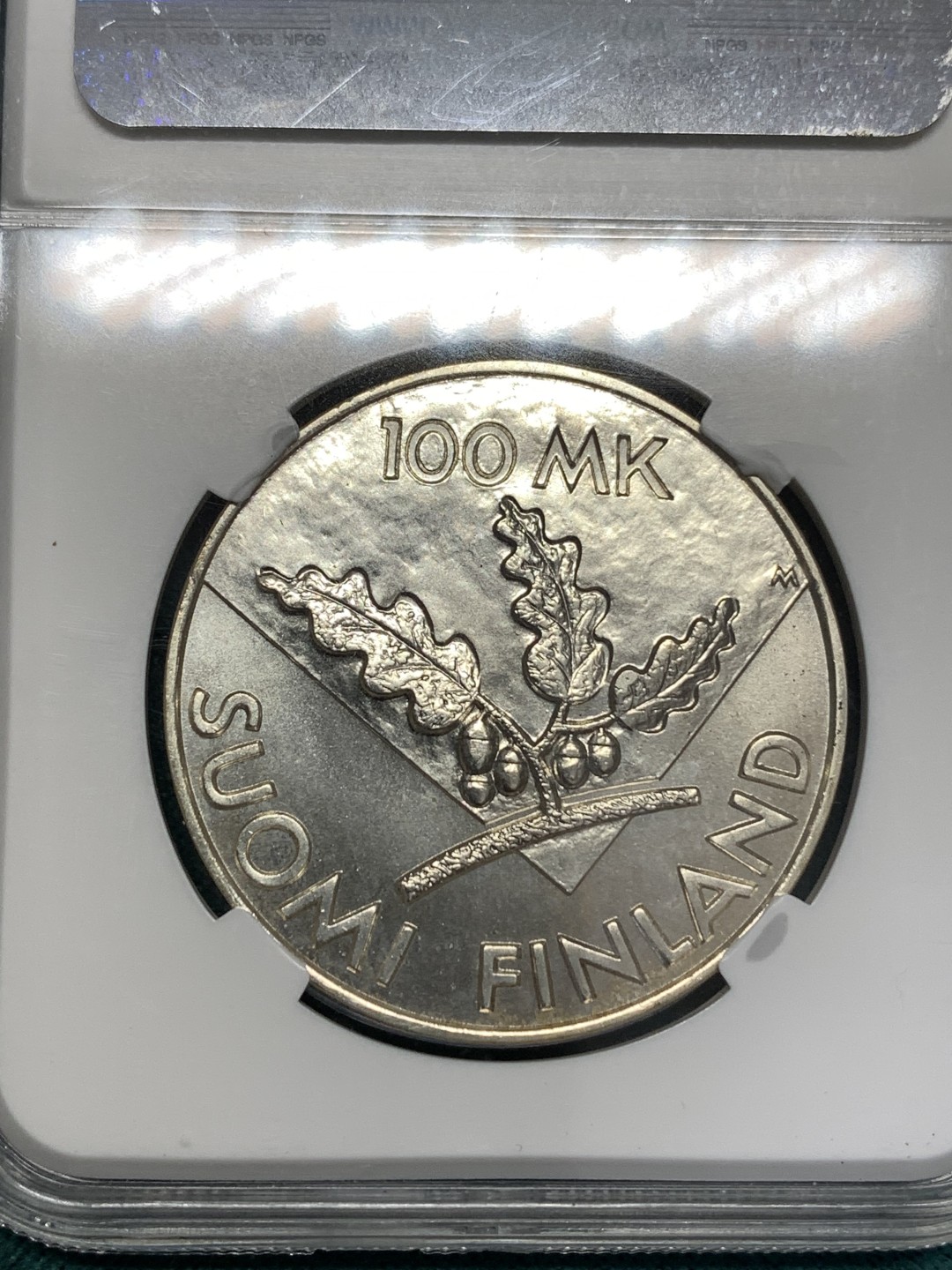 《竞宝斋》第169场-周日，周一2场 (全场包邮) 芬兰 1995 联合国成立纪念 普制银币100马克 克劳斯获奖币 设计独特