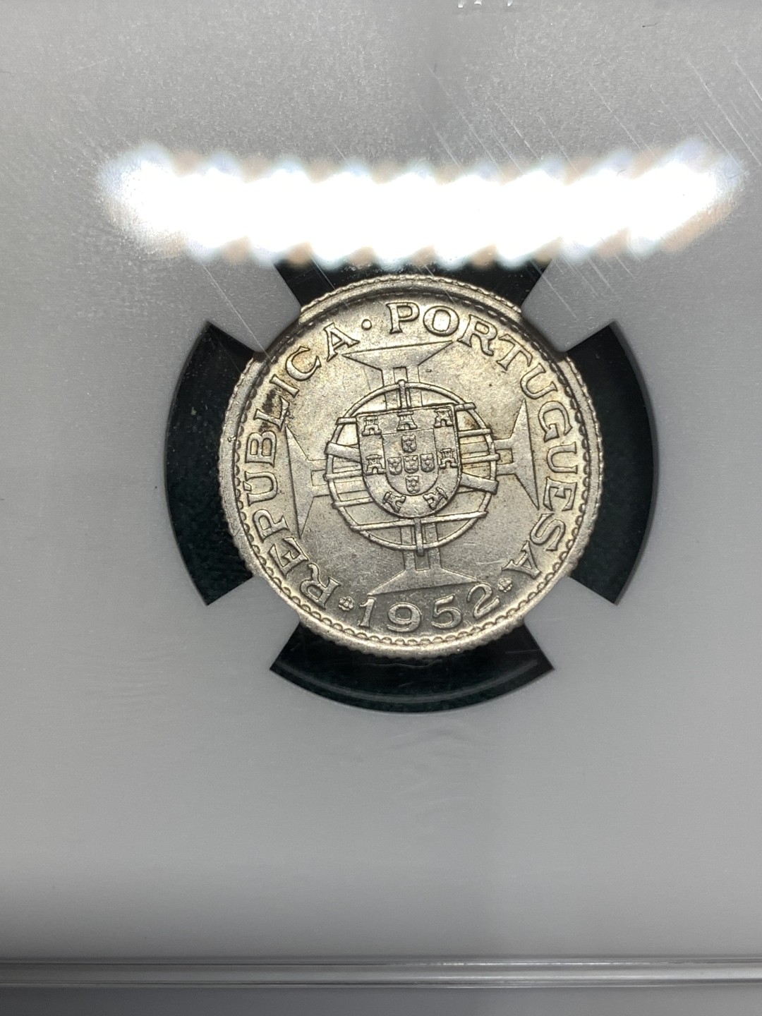 《竞宝斋》第169场-周日，周一2场 (全场包邮) NGC MS63 葡属澳门1952年1P银币