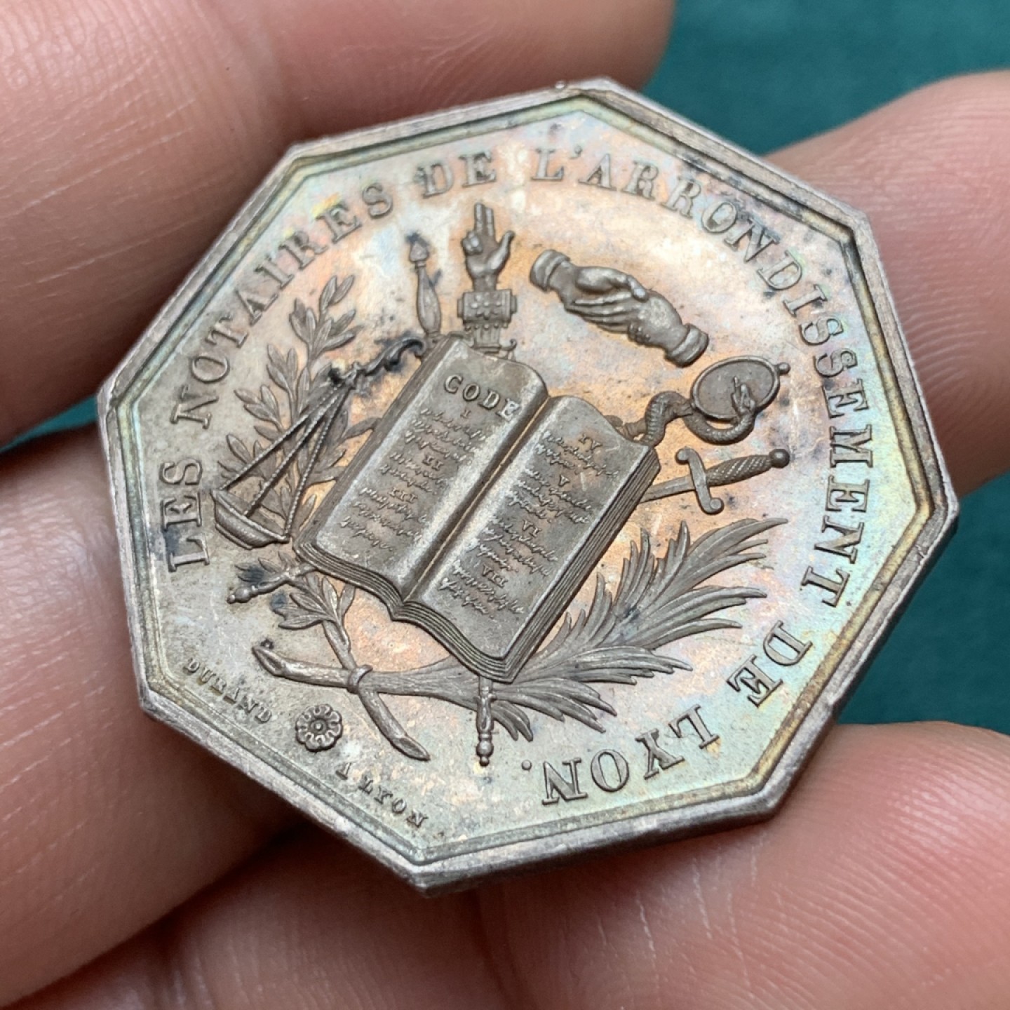《竞宝斋》第169场-周日，周一2场 (全场包邮) 法国 1839 八角银质代币 里昂公证人 13.75g，32.5mm，手指边铭