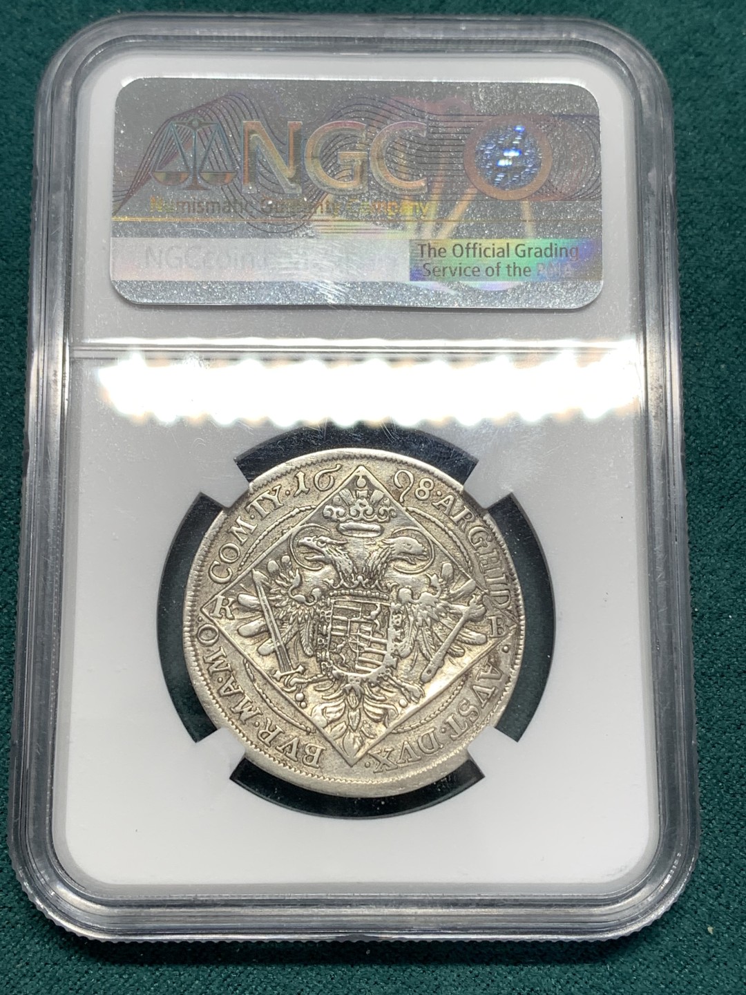 《竞宝斋》第169场-周日，周一2场 (全场包邮) NGC-AUD 神圣罗⻢帝国 1698年 1/4泰勒 匈⽛利克莱姆尼茨⼚ 颇具设计美感 园中有⽅ ⽅中带圆 压印清晰 ⾮常少⻅的品种