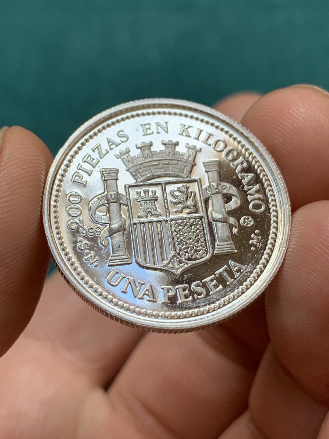 《竞宝斋》第169场-周日，周一2场 (全场包邮) 西班牙 拿花银章 999银 少见品种 PF状态 9.15克 999银