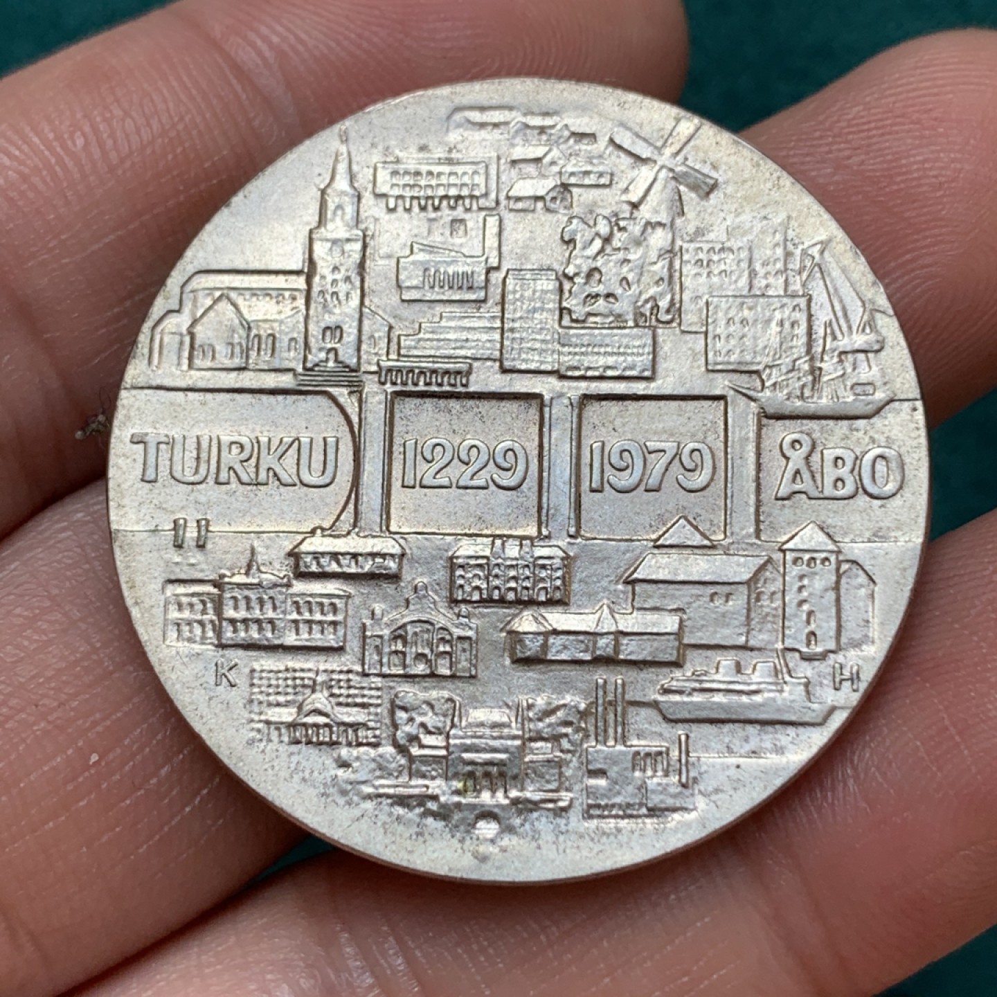 《竞宝斋》第169场-周日，周一2场 (全场包邮) 芬兰 1979年 图尔库建城 750周年 25马克银币 26.3克 好多鱼 极美状态