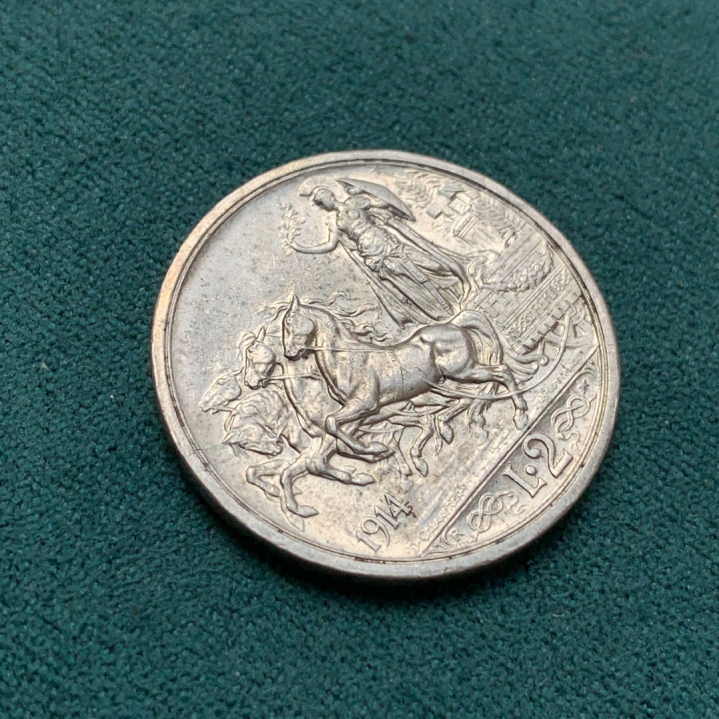 《竞宝斋》第169场-周日，周一2场 (全场包邮) 意大利1914年 胜利马车2里拉银币 原光好品