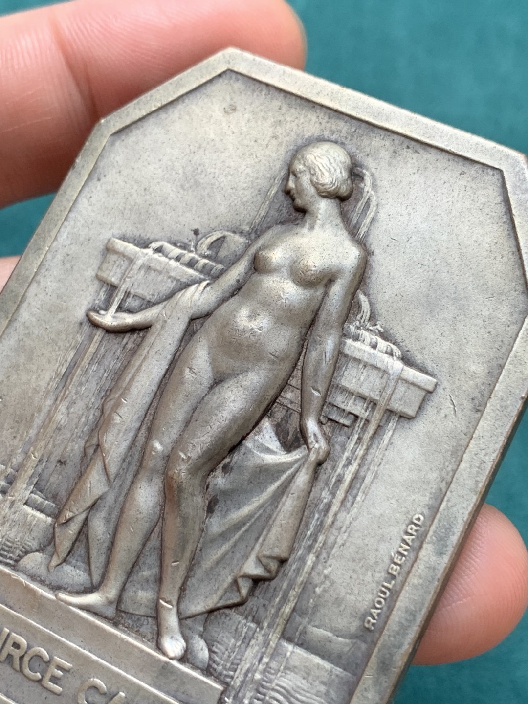 《竞宝斋》第169场-周日，周一2场 (全场包邮) 法国镀银铜章，美女沐浴依云温泉，97.52g，50.5*67.2mm，丰饶角边铭