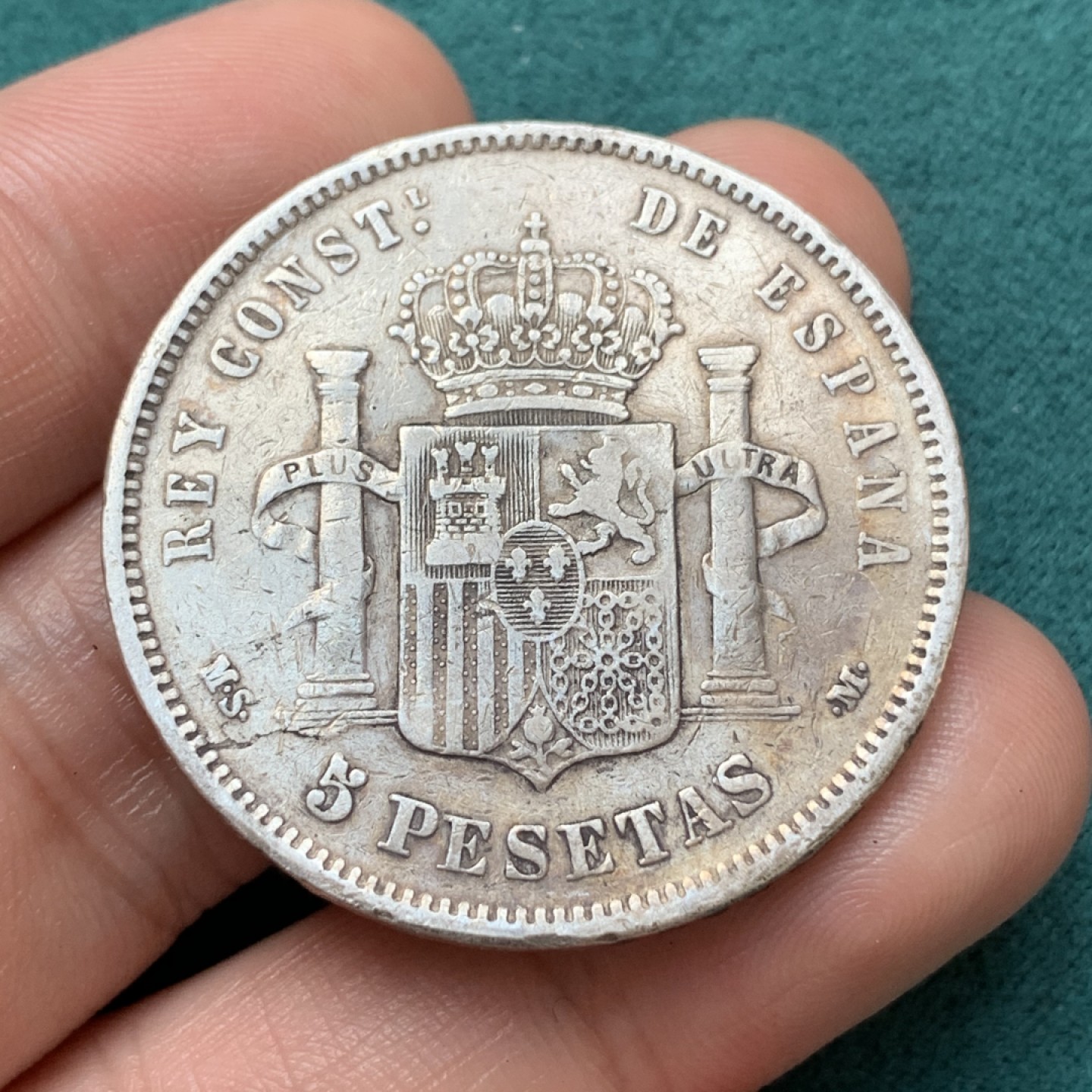 《竞宝斋》第169场-周日，周一2场 (全场包邮) 西班牙1883年阿方索十二世5比塞塔双柱大银币，整体状态不错