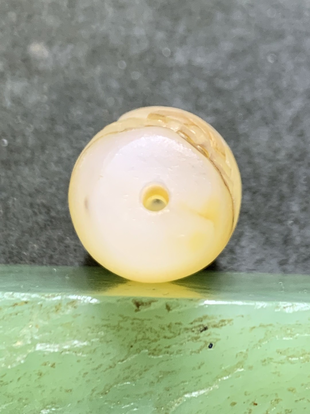 精美亚光高玉化海洋玉髓手工俏色巧雕雄鹿大桶珠一个！