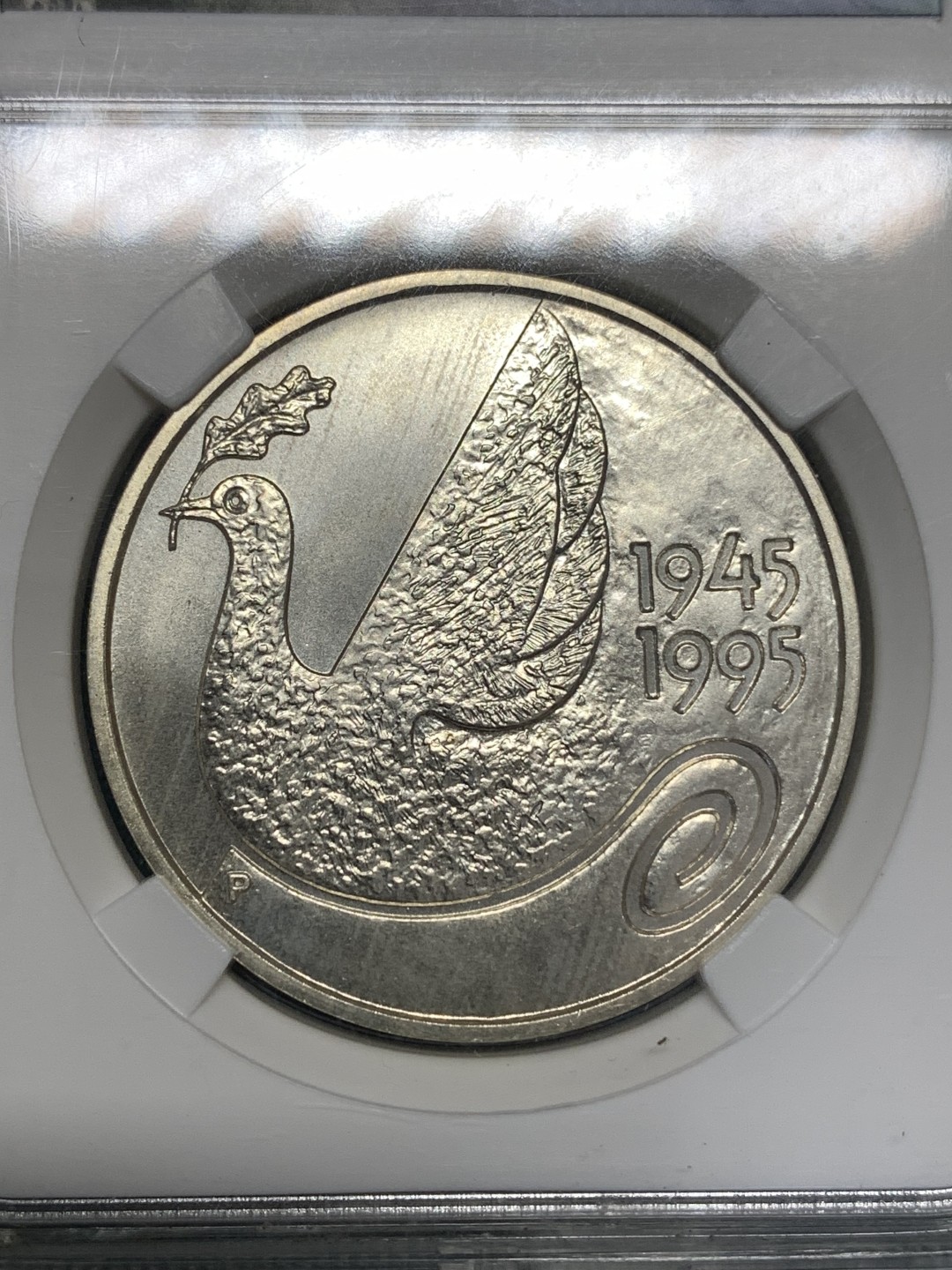 《竞宝斋》第169场-周日，周一2场 (全场包邮) 芬兰 1995 联合国成立纪念 普制银币100马克 克劳斯获奖币 设计独特