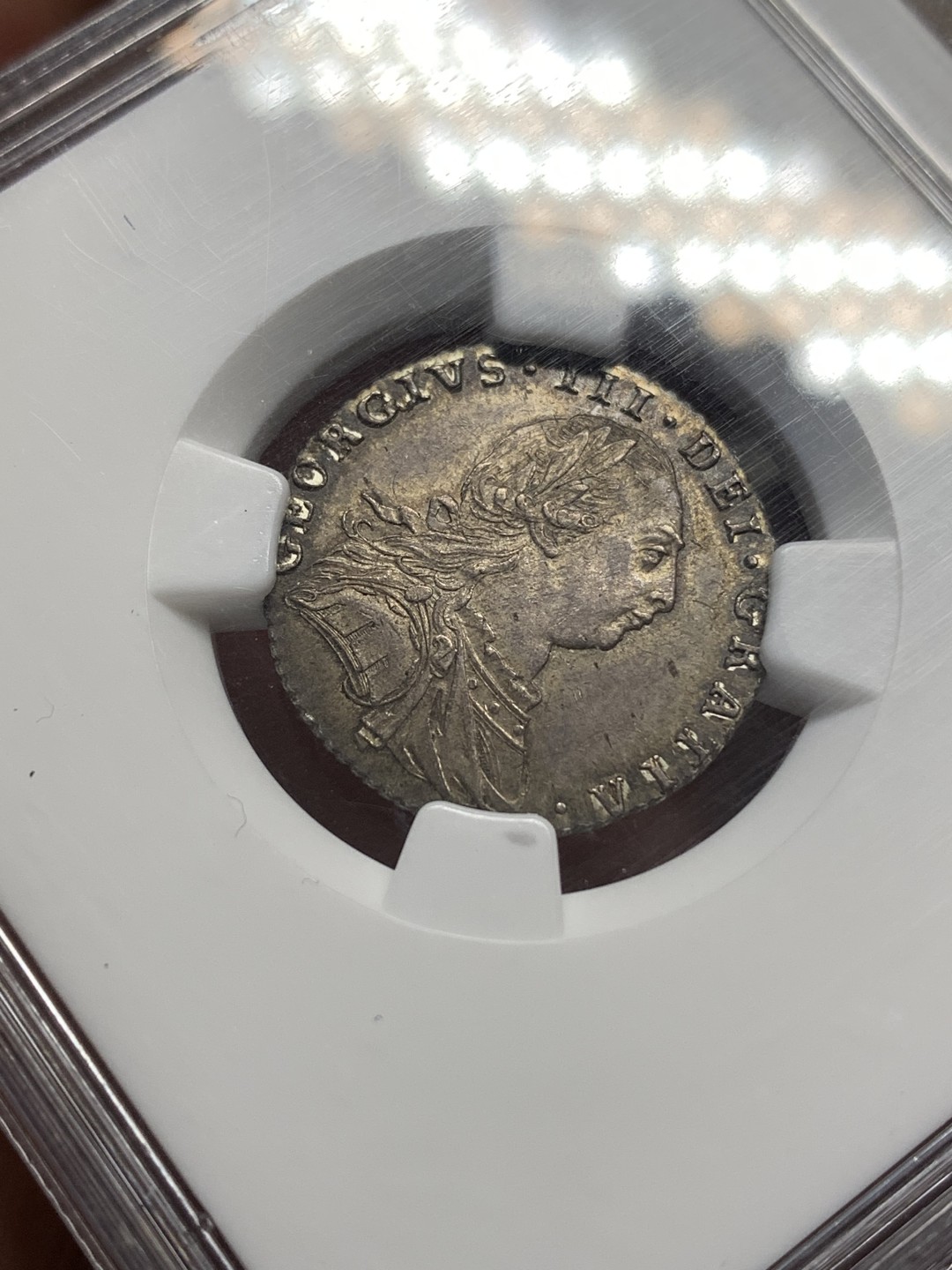 《竞宝斋》第169场-周日，周一2场 (全场包邮) NGC-MS62 英国1787年 乔三 6便士银币 深彩包浆 难得