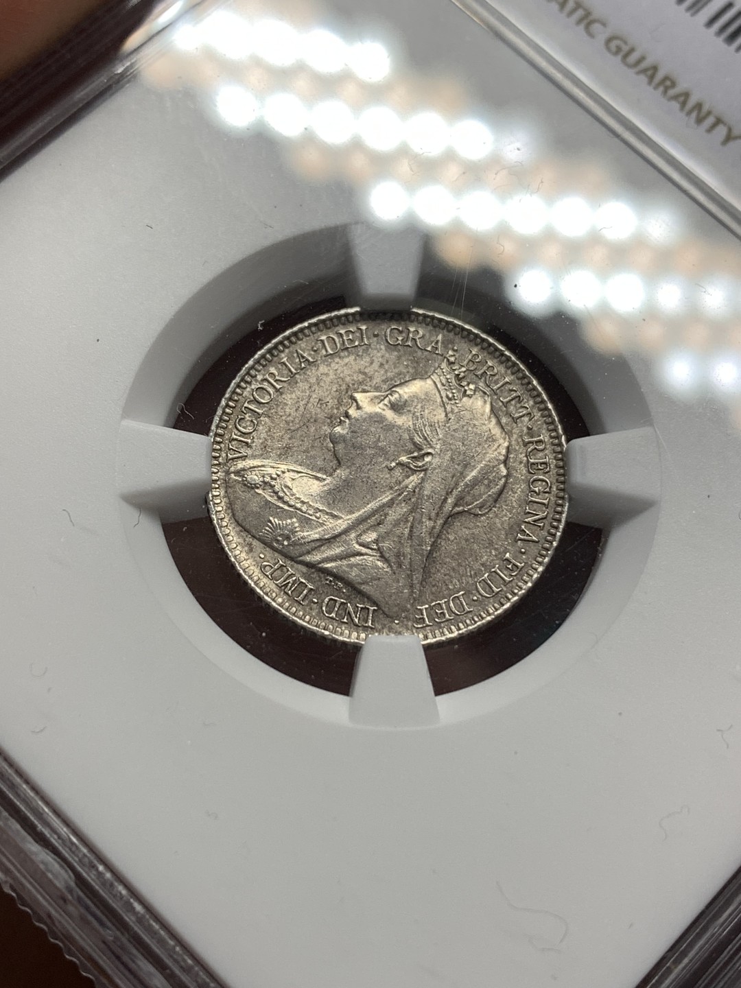 《竞宝斋》第169场-周日，周一2场 (全场包邮) NGC-MS63 英国1901年老维披纱6便士银币 包浆醇厚