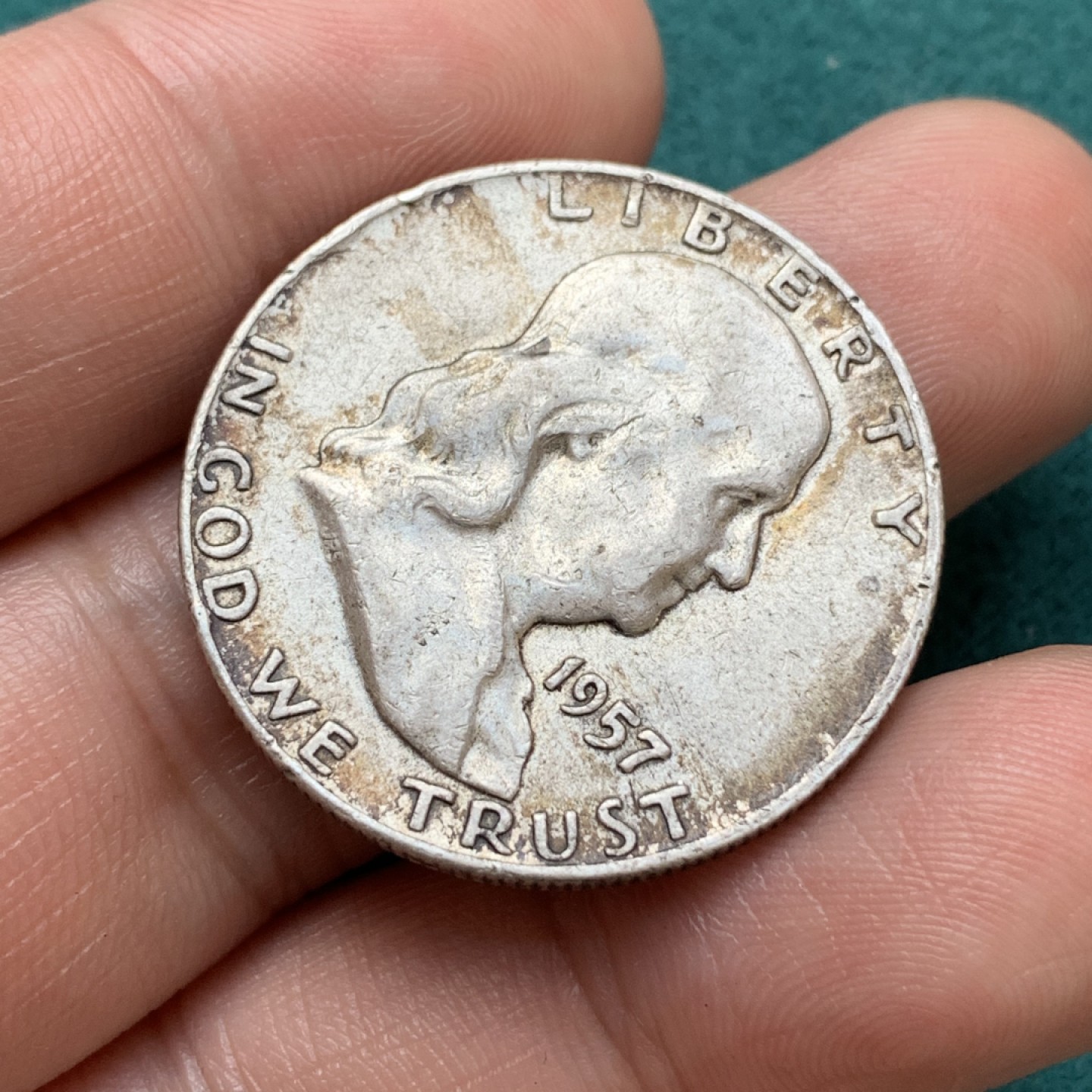 《竞宝斋》第169场-周日，周一2场 (全场包邮) 美国富兰克林 半圆银币 1957年，原滋原味带彩包浆重12.5克，含银900