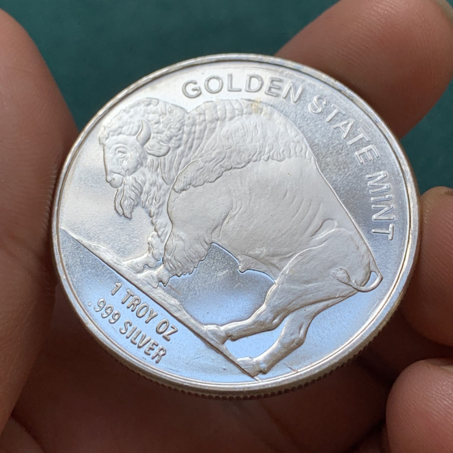 《竞宝斋》第169场-周日，周一2场 (全场包邮) 美国 印第安人 野牛银章 1盎司31.1克 39.1mm 999银 无其它资料 材质保证