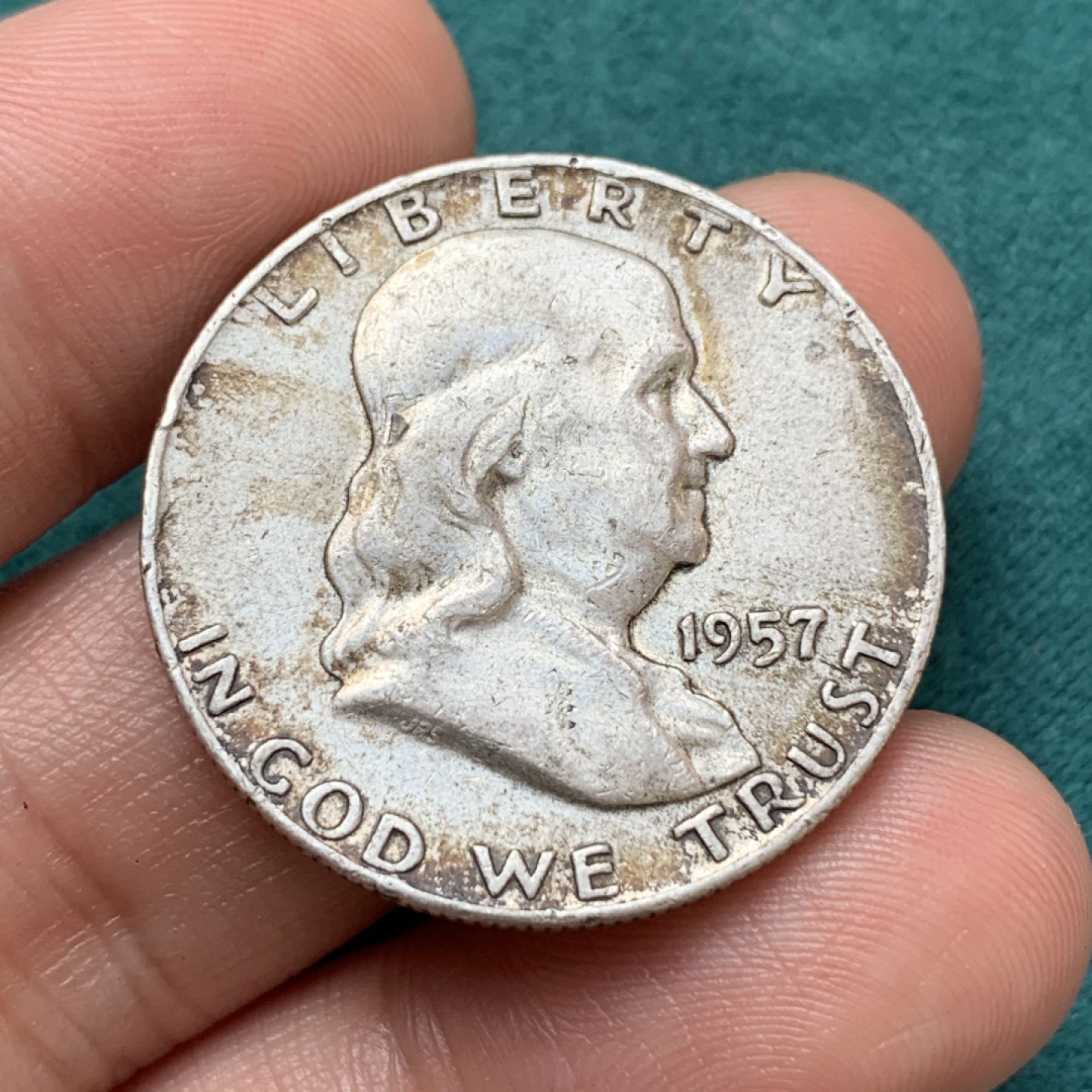 《竞宝斋》第169场-周日，周一2场 (全场包邮) 美国富兰克林 半圆银币 1957年，原滋原味带彩包浆重12.5克，含银900