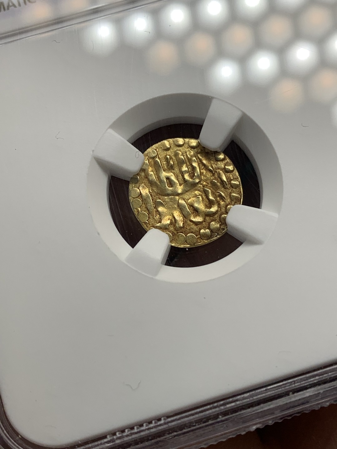 《竞宝斋》第169场-周日，周一2场 (全场包邮) NGC-MS62 印度尼西亚AH1016年 伊斯坎达·慕达 1kupang金币 这品种能上MS的就少了