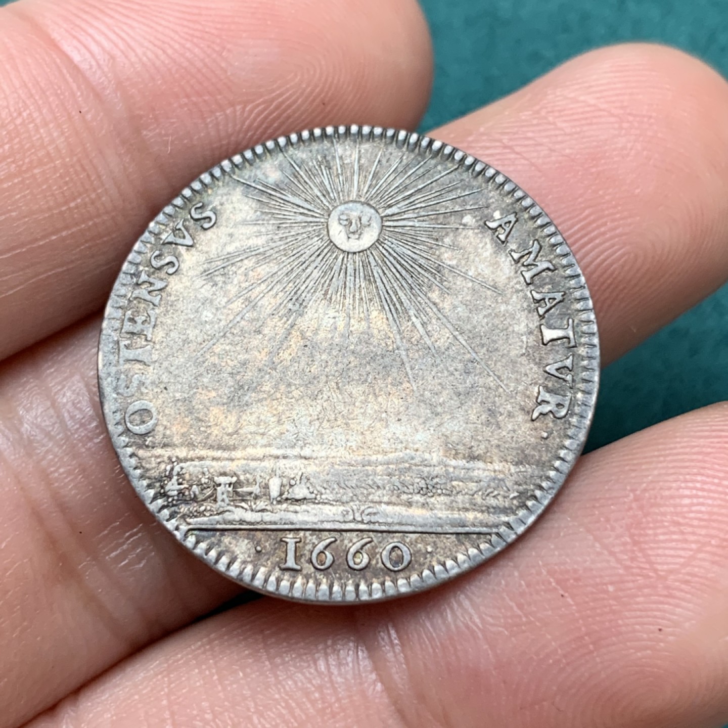 《竞宝斋》第169场-周日，周一2场 (全场包邮) 1660年 法国，路易十四青年头像，法兰西岛城镇，银质圆形代币