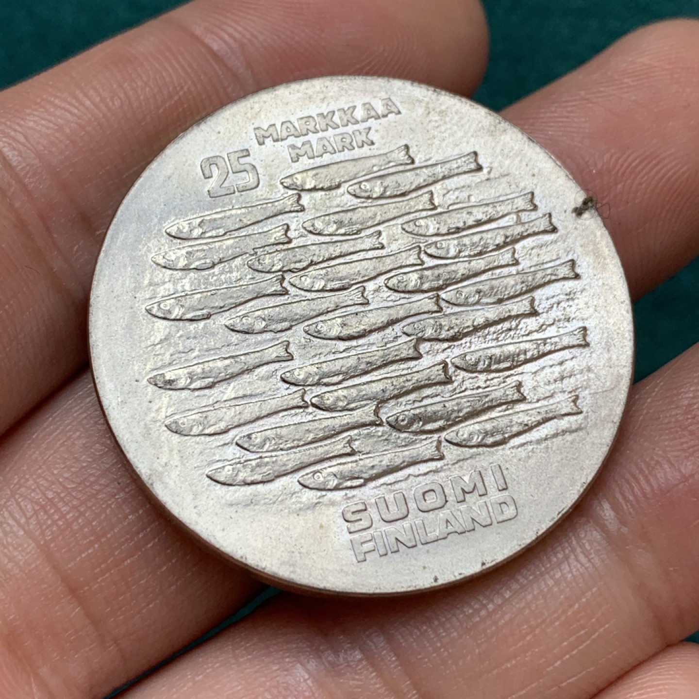 《竞宝斋》第169场-周日，周一2场 (全场包邮) 芬兰 1979年 图尔库建城 750周年 25马克银币 26.3克 好多鱼 极美状态