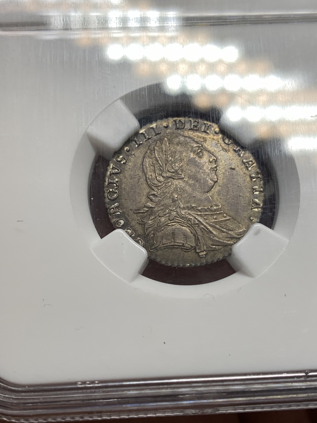 《竞宝斋》第169场-周日，周一2场 (全场包邮) NGC-MS62 英国1787年 乔三 6便士银币 深彩包浆 难得