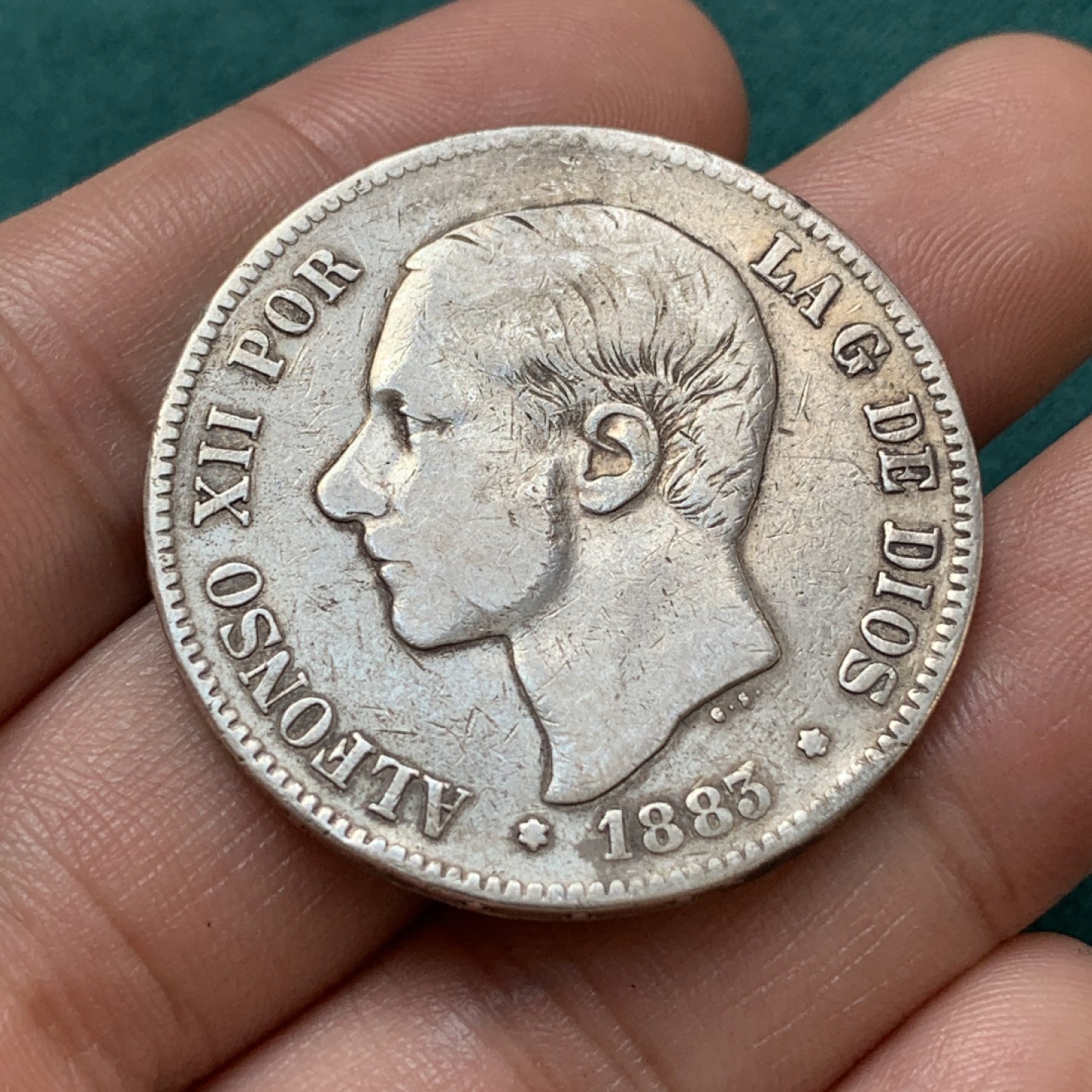 《竞宝斋》第169场-周日，周一2场 (全场包邮) 西班牙1883年阿方索十二世5比塞塔双柱大银币，整体状态不错