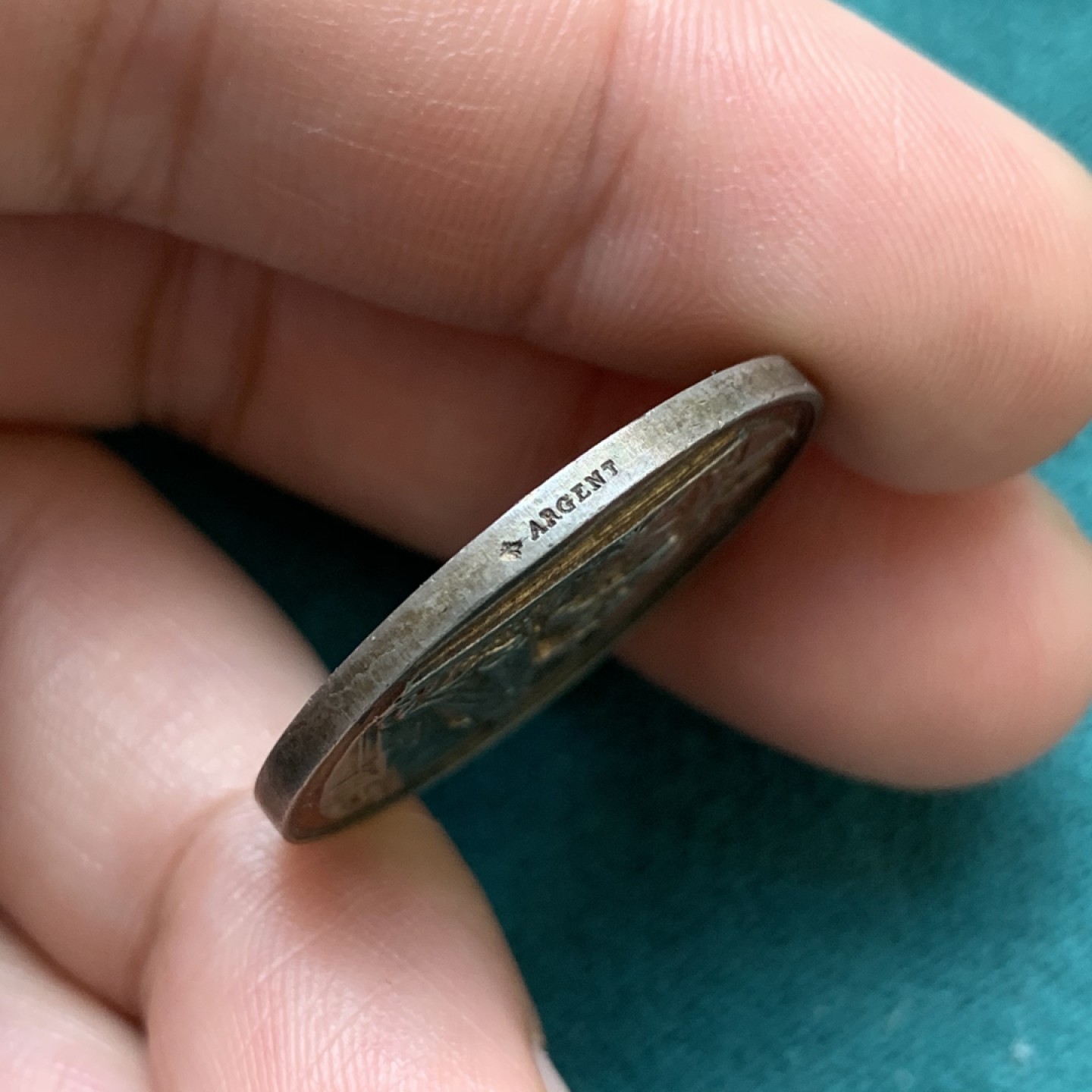 《竞宝斋》第169场-周日，周一2场 (全场包邮) 法国结婚小银章，蜜蜂边铭，直径27.5mm，重量9.82g