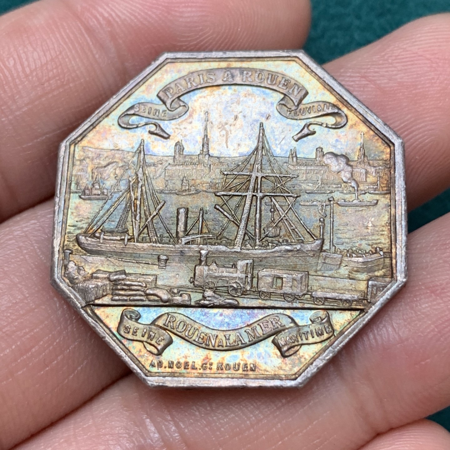 《竞宝斋》第169场-周日，周一2场 (全场包邮) 法国 巴黎码头景观 八角银质代币 细节精细 难得品种 五彩包浆 丰饶角银标 16.2克 33.2mm