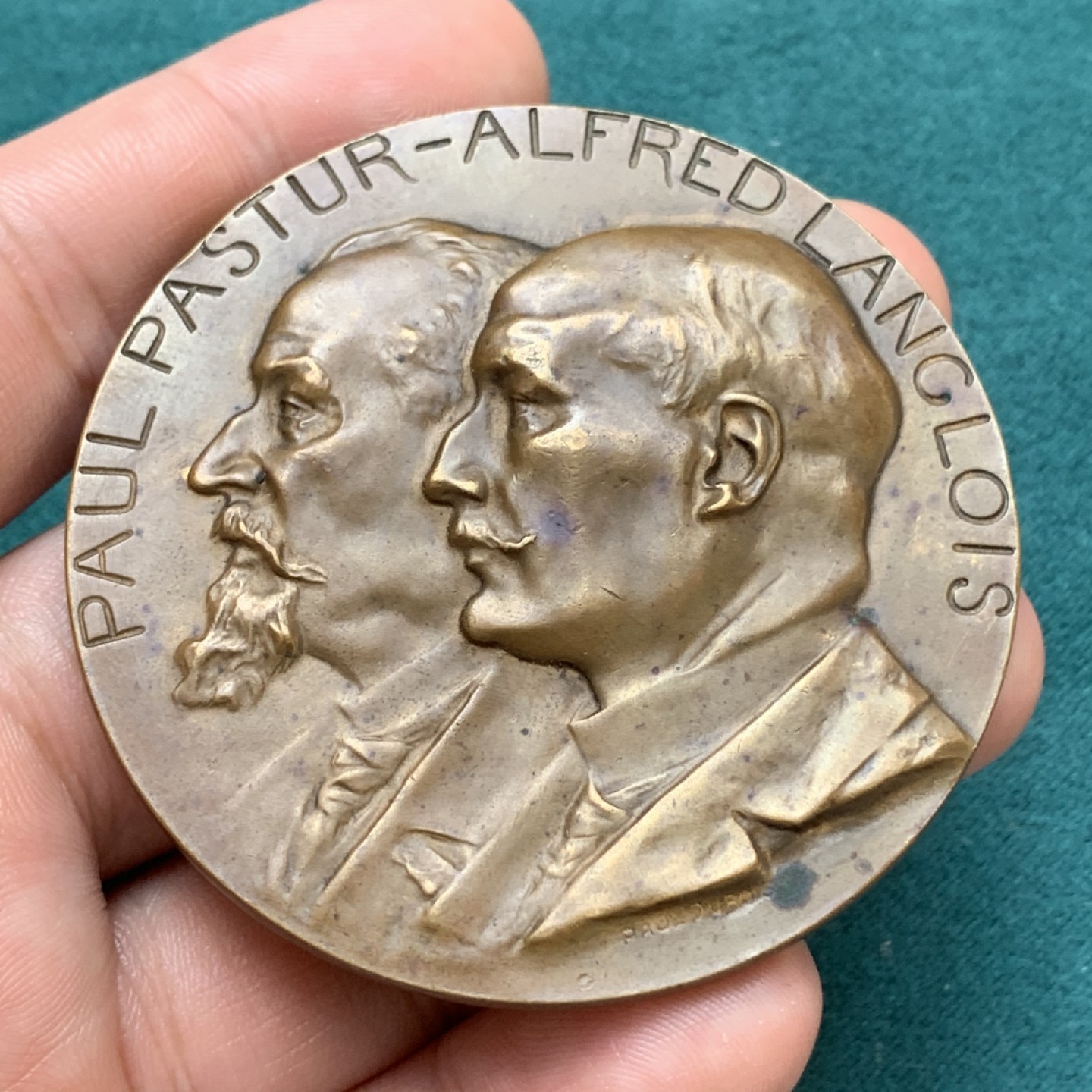 《竞宝斋》第169场-周日，周一2场 (全场包邮) 1911年 比利时 纪念大铜章 60mm 92.3克 手感好 高浮雕