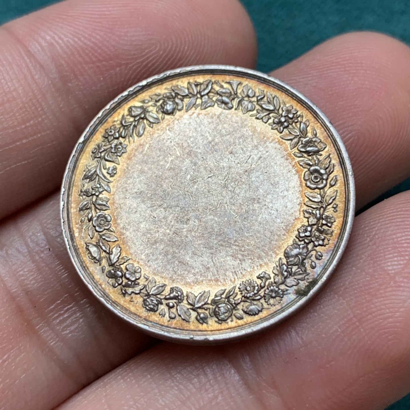 《竞宝斋》第169场-周日，周一2场 (全场包邮) 法国结婚小银章，蜜蜂边铭，直径27.5mm，重量9.82g