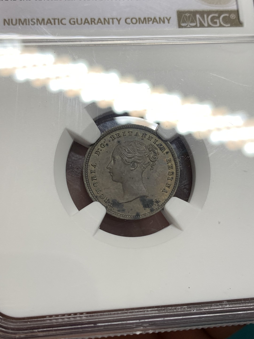 《竞宝斋》第169场-周日，周一2场 (全场包邮) NGC UNC 英国1844年1/2法新 书价很高的一个年份，自然巧克力包浆细节也好