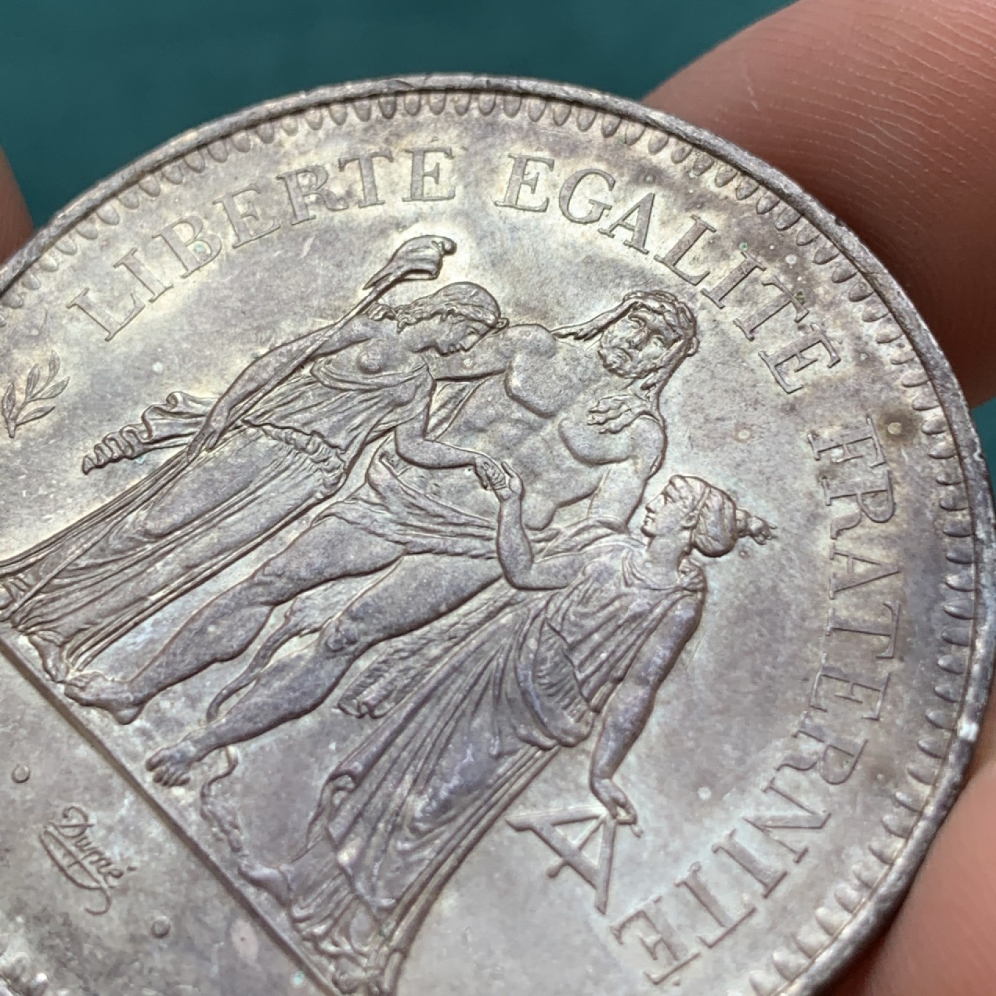 《竞宝斋》第169场-周日，周一2场 (全场包邮) 法国 1979 大力神银币 50法郎面值，淡彩包浆，车轮转光极美品