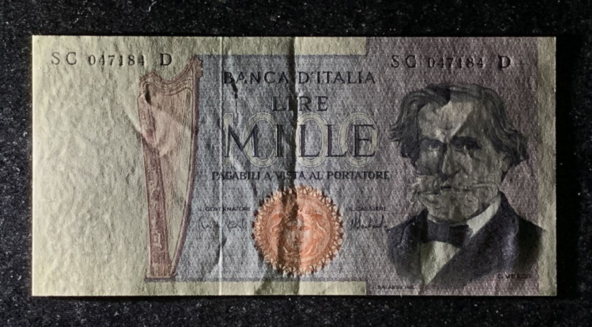 紫瑗钱币——第274期拍卖—纸币场 意大利 1975年 威尔第 1000里拉 红包折 UNC-