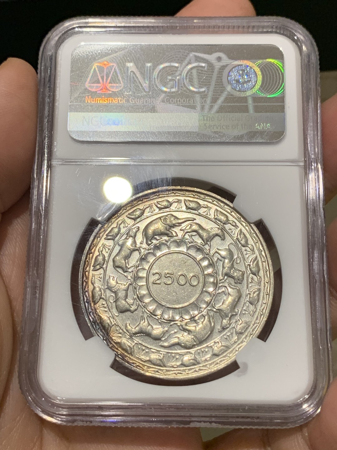 《竞宝斋》第169场-周日，周一2场 (全场包邮) NGC MS63 锡兰1957年纪念佛教2500周年5卢比大银币，国外热门品种，环彩包浆