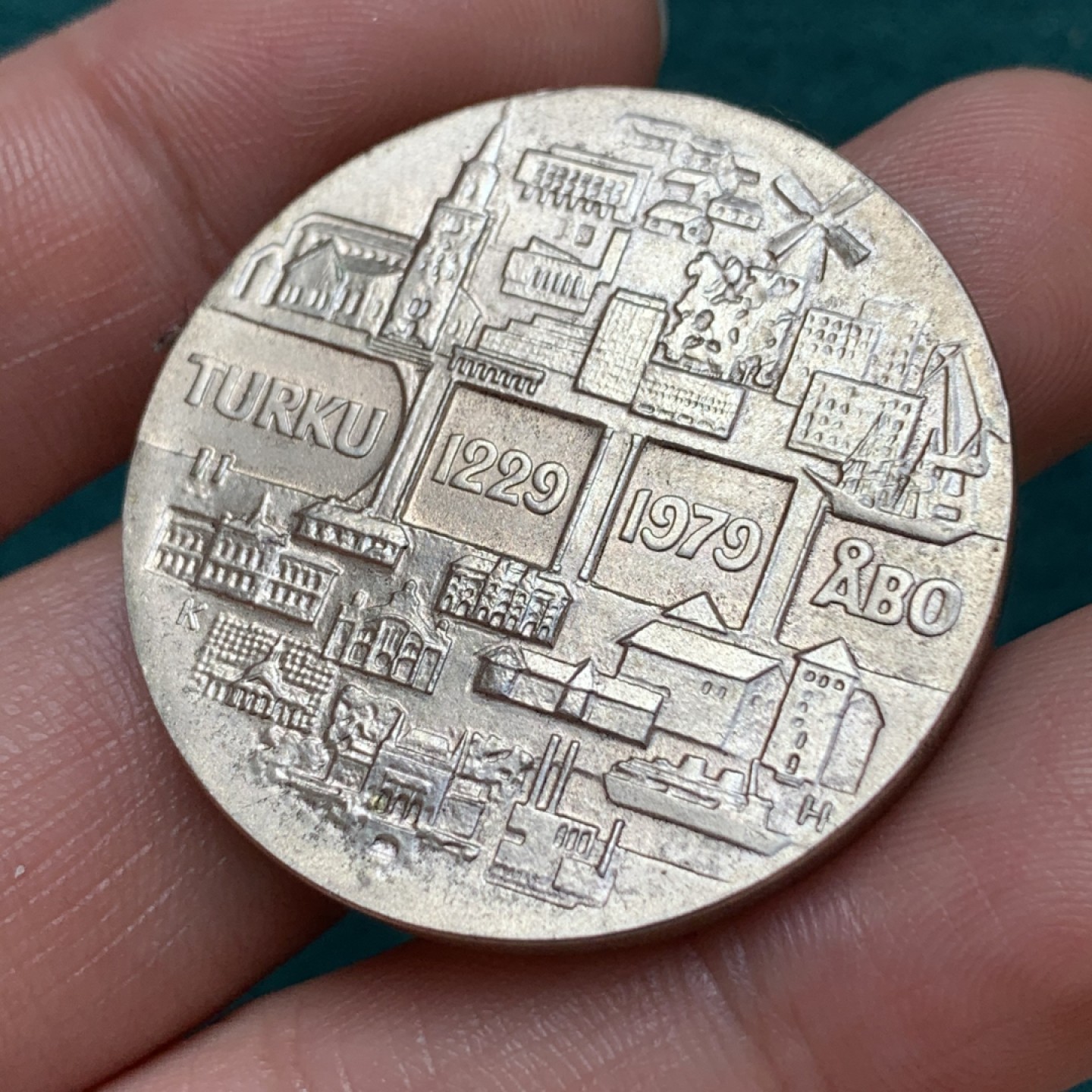 《竞宝斋》第169场-周日，周一2场 (全场包邮) 芬兰 1979年 图尔库建城 750周年 25马克银币 26.3克 好多鱼 极美状态