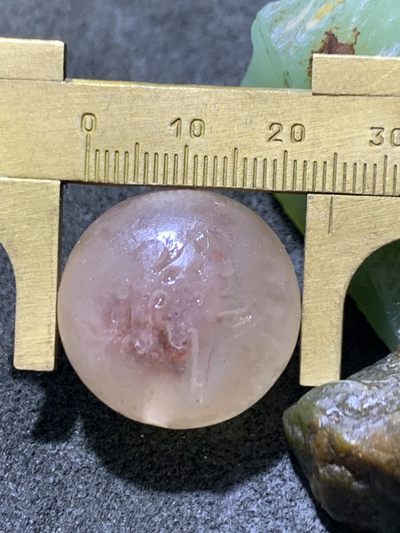 精美亚光冰飘糖心料战国红玛瑙手工雕刻佛字珠一颗！ 精美亚光冰飘糖心料战国红玛瑙手工雕刻佛字珠一颗！