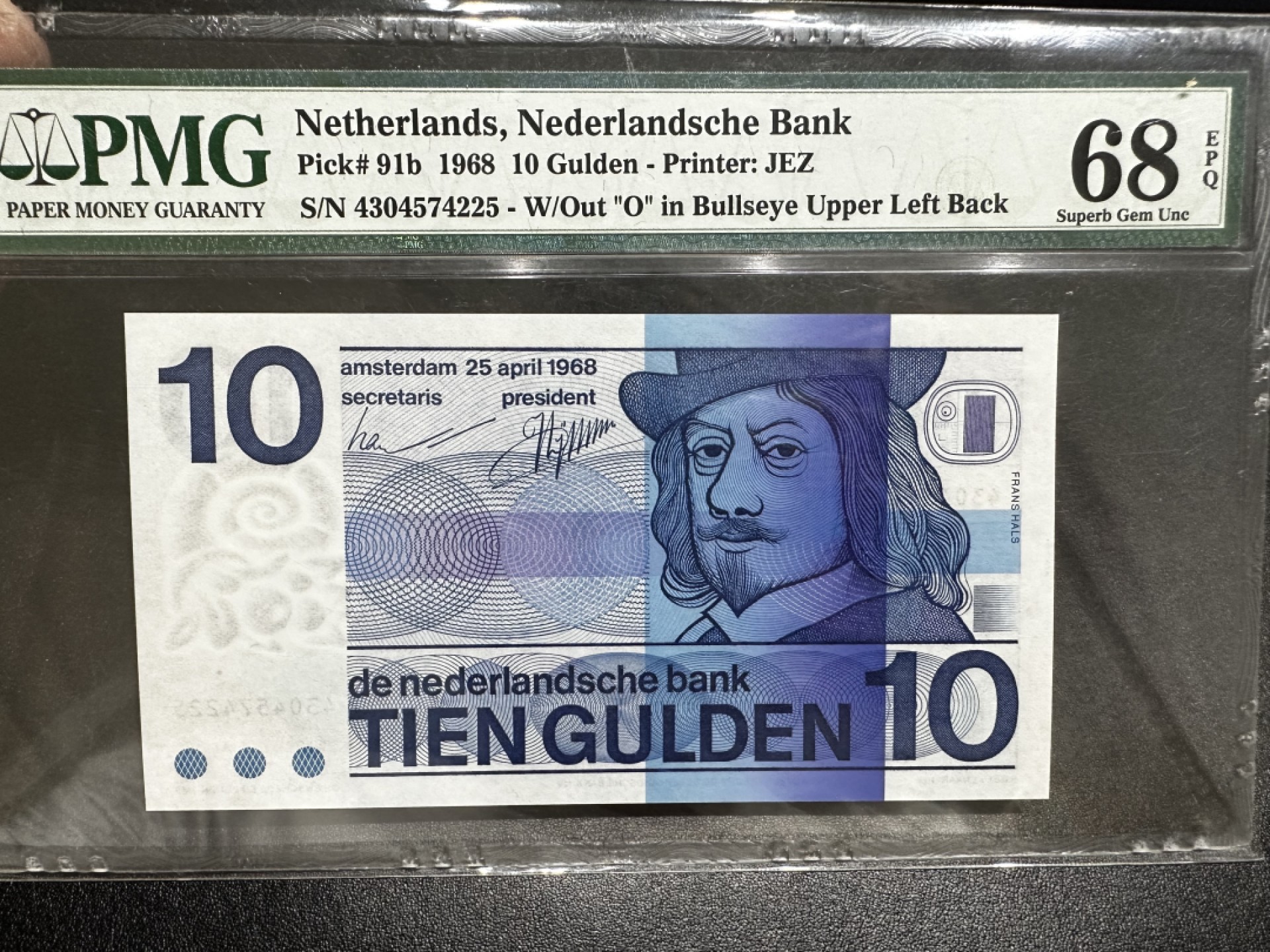 《外钞收藏家》第二百七十二期 1968年荷兰人像版10盾 PMG68