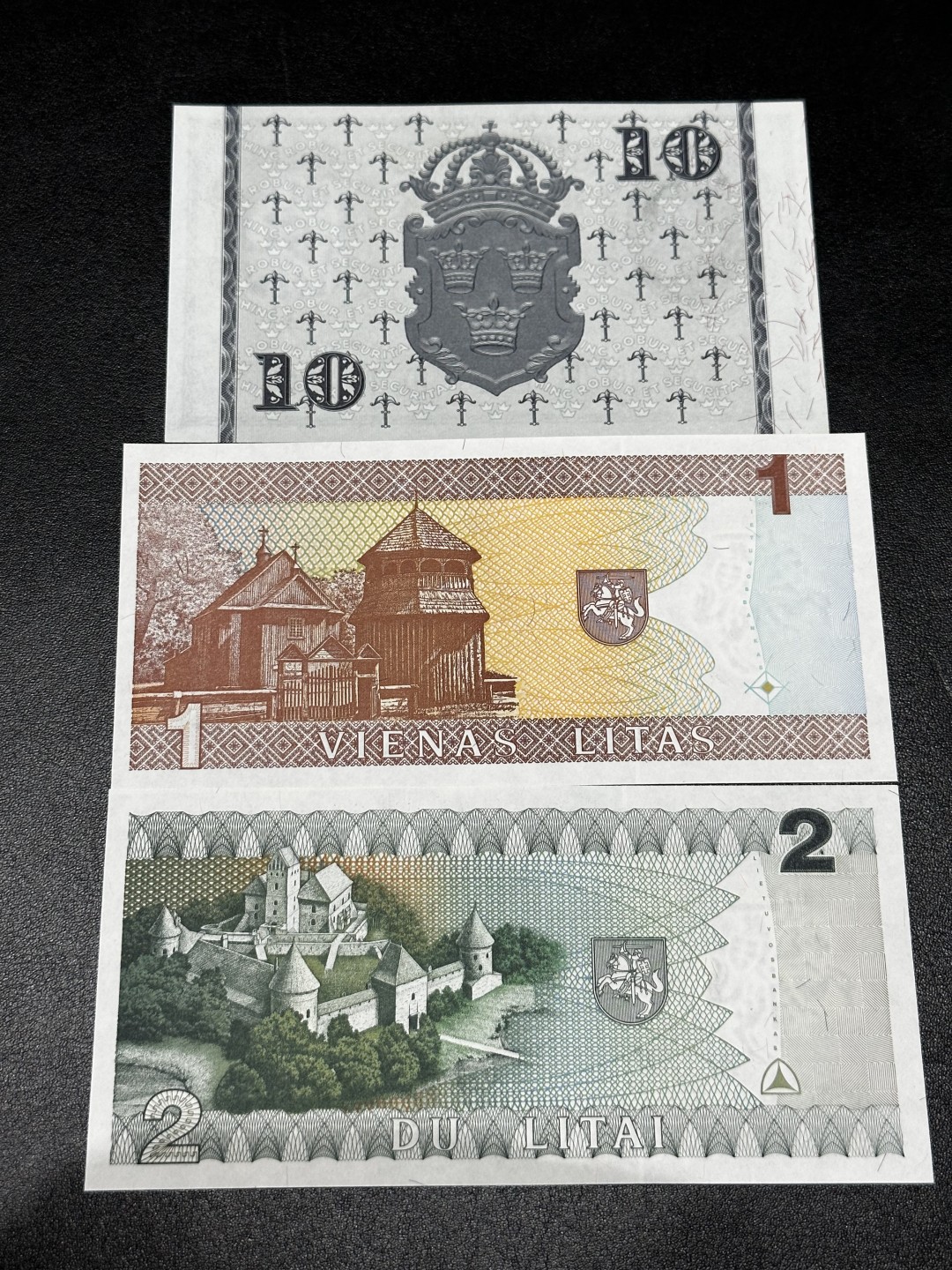 《外钞收藏家》第二百七十二期 瑞典10克朗+立陶宛1、2 共三张一起 全新