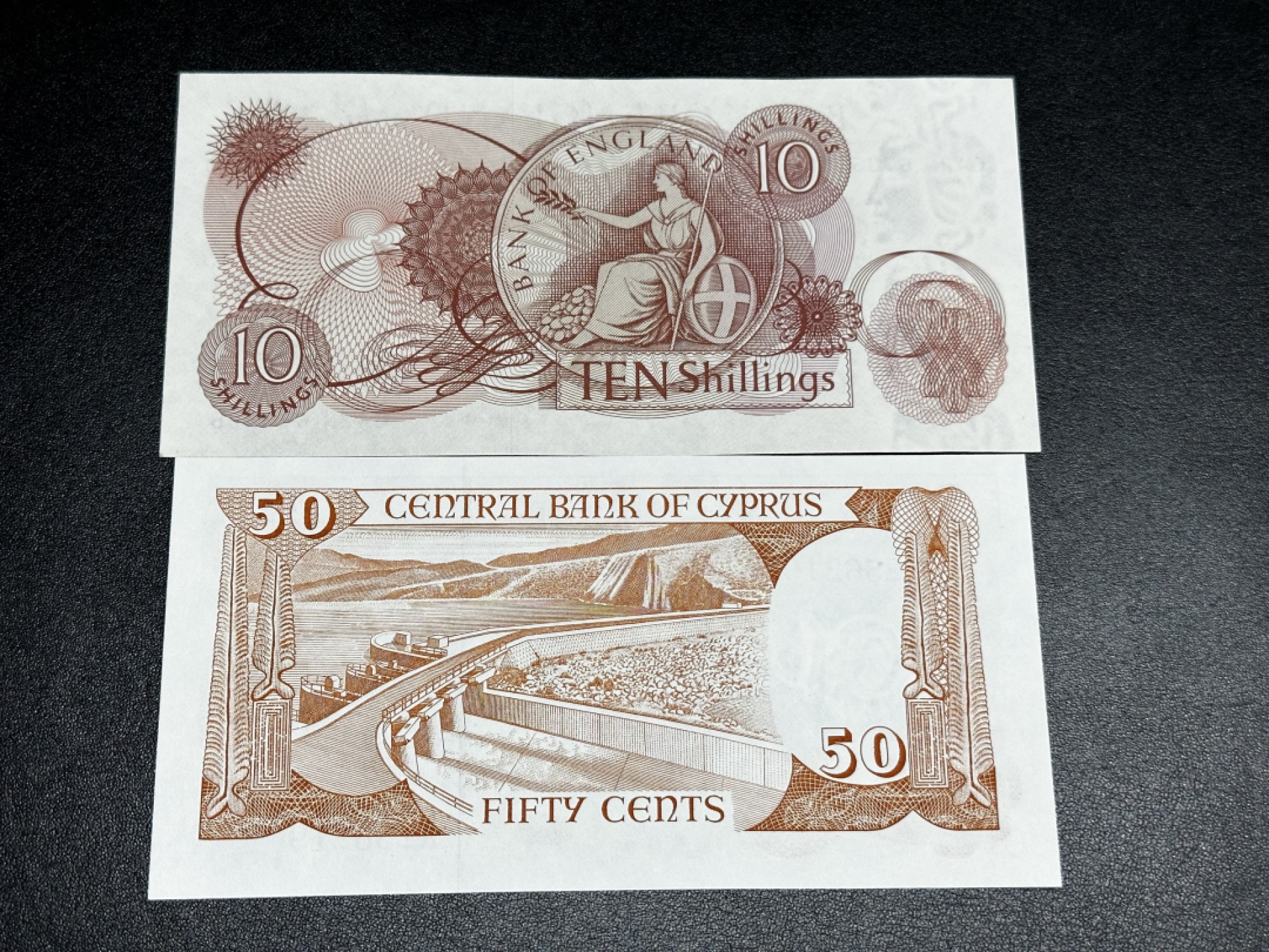 《外钞收藏家》第二百七十二期 塞浦路斯纸币1987版 50分+英国10先令 1966-70年稀少老版 两张全新UNC