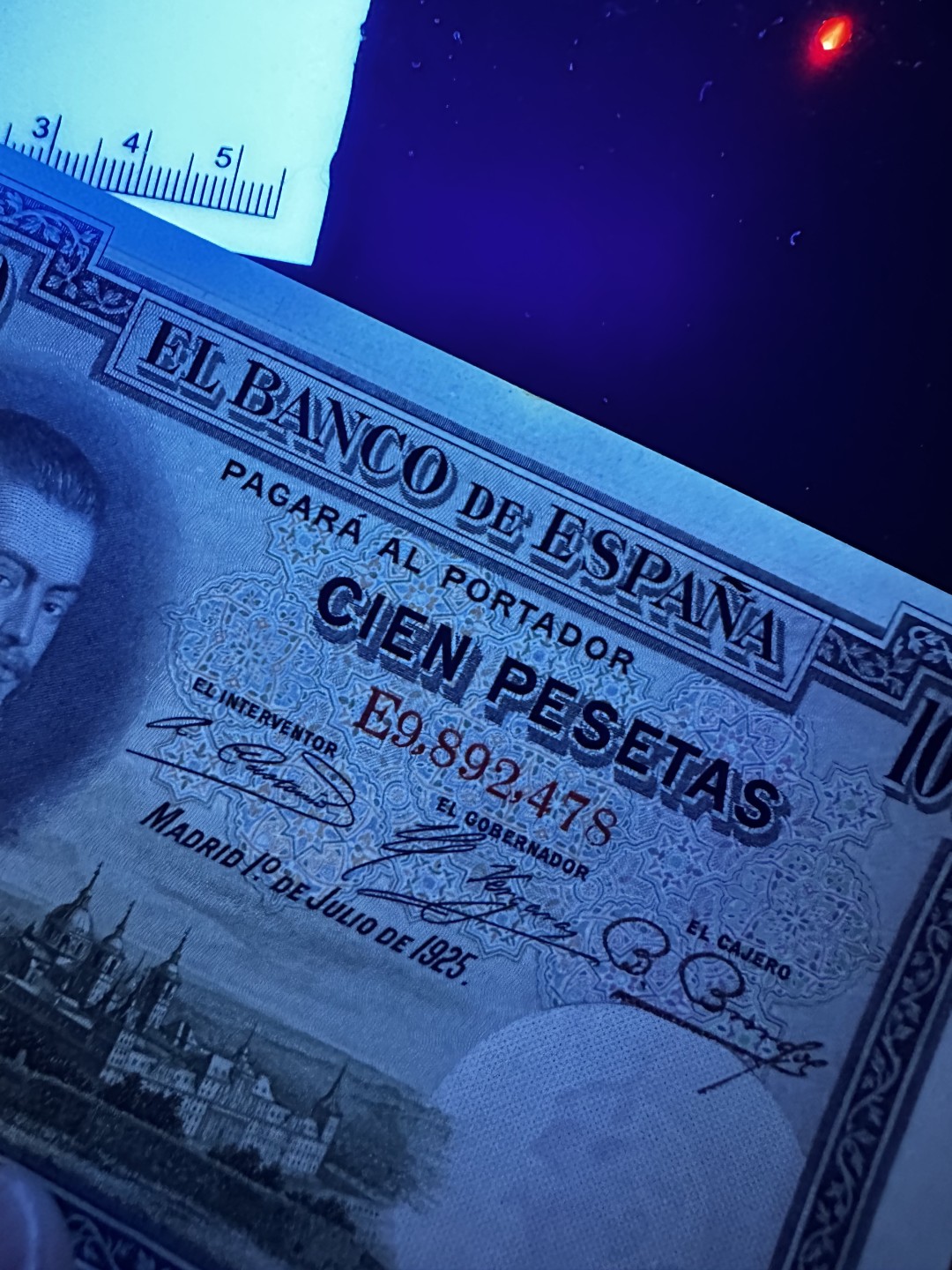 《外钞收藏家》第二百七十二期 保加利亚5000+西班牙25 两张一起 西班牙有点瑕疵 其他全新