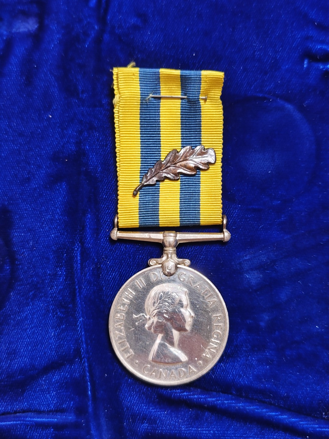 世界精品徽章拍卖~第五场 加拿大版韩战战役章，银制好品，带橡叶条，边铭SH4959 M.G.SMITH