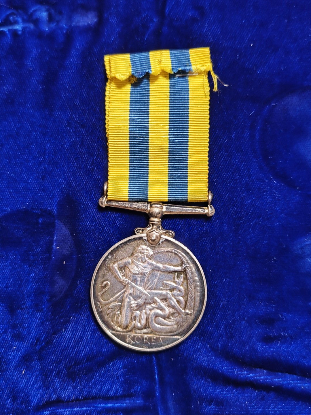 世界精品徽章拍卖~第五场 加拿大版韩战战役章，银制好品，带橡叶条，边铭SH4959 M.G.SMITH