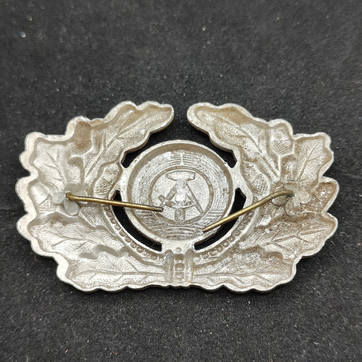 全场0元起拍 第61期 咸鱼国勋章拍卖专场 6月4日（周日）下午6：00开始 东德士官帽徽